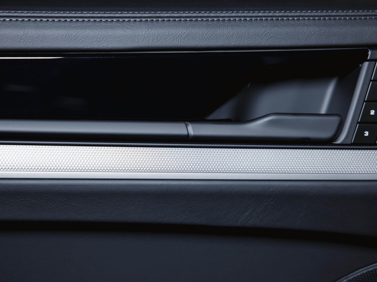 Porsche Cayenne E-Hybrid Sportabgasanlage BOSE