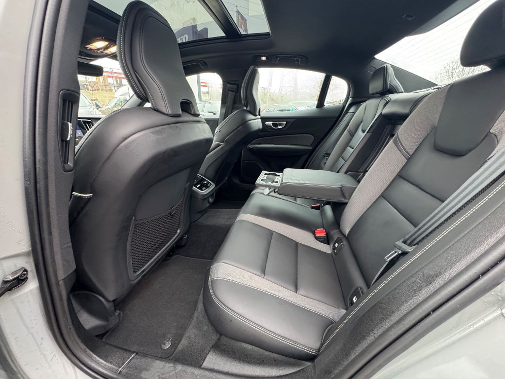 Volvo S60 B5 B AWD Ultimate Dark+360+Pano+Standheiz+