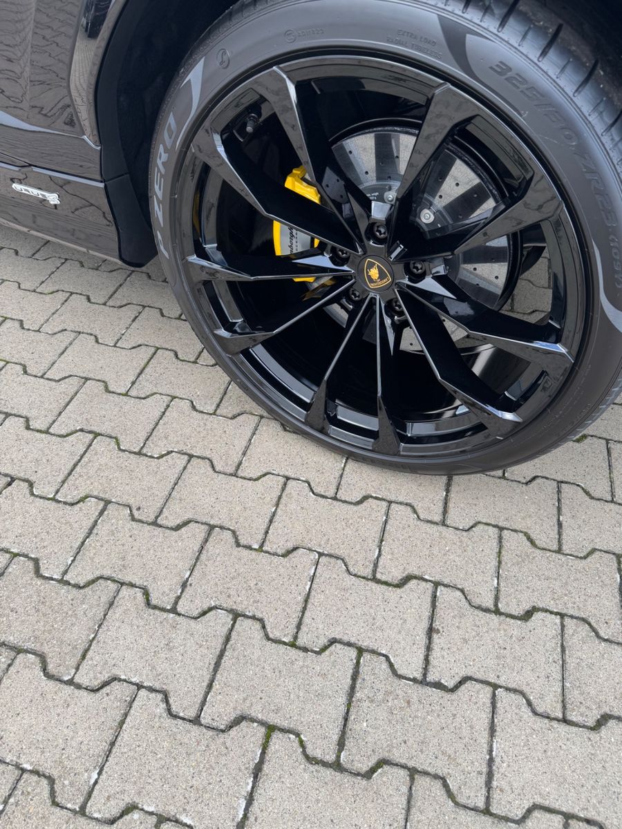 Lamborghini Urus S Facelift - Samsaru's Car Outlet