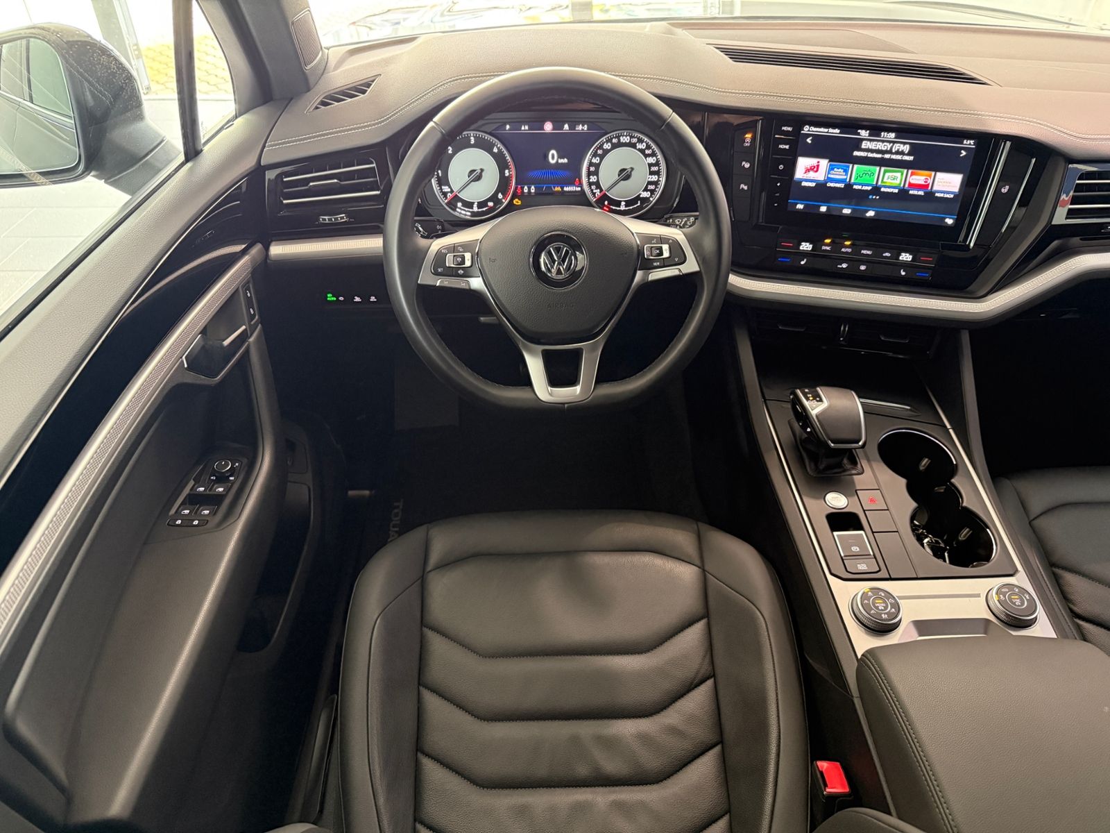 Volkswagen Touareg 3.0TDI V6 4MOTION - Samsaru's Car Outlet