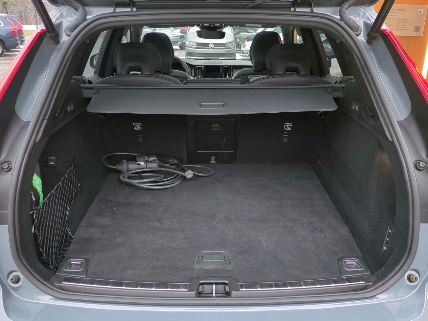 Volvo XC60 R Design Recharge Plug-In Hybrid AWD T8 Twi