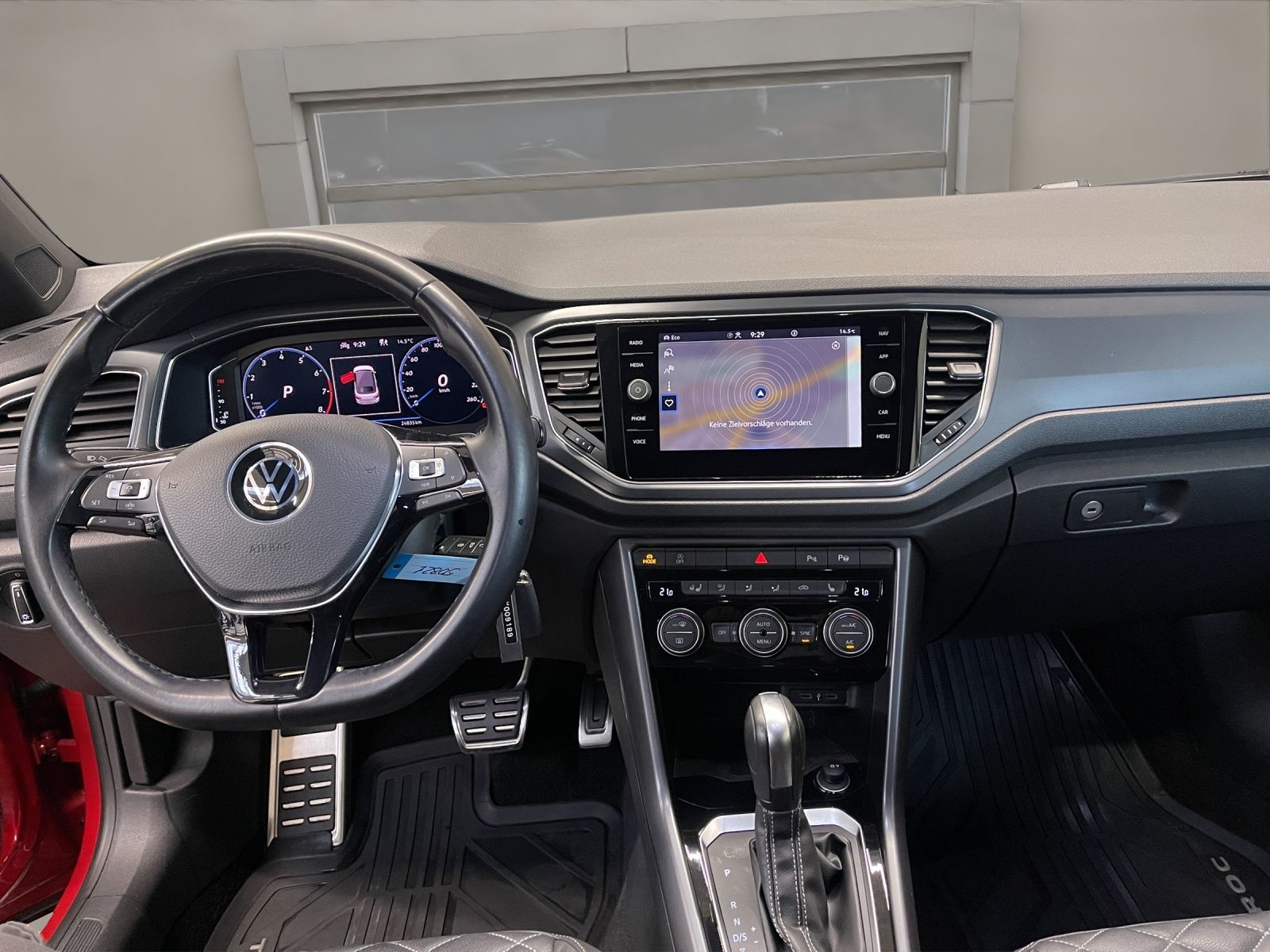 Volkswagen T-Roc R-Line - Samsaru's Car Outlet