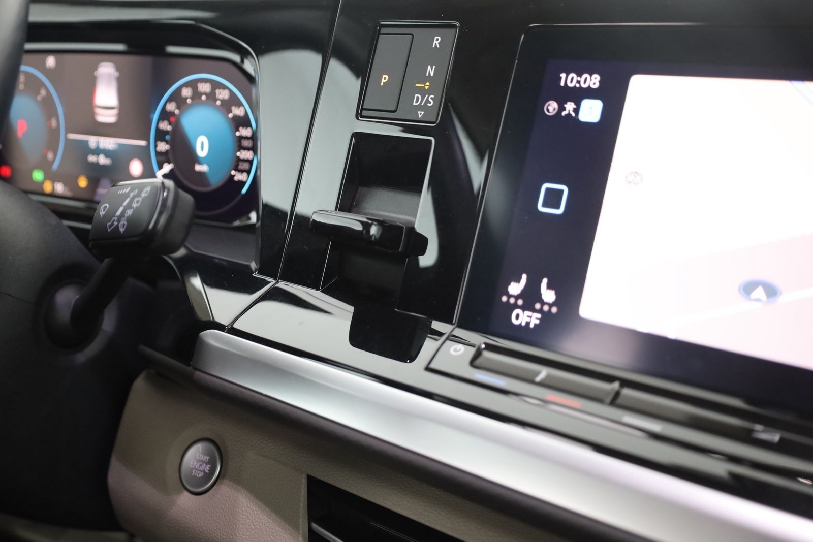 Volkswagen T7 Multivan 2.0 TDI DSG - Samsaru's Car Outlet