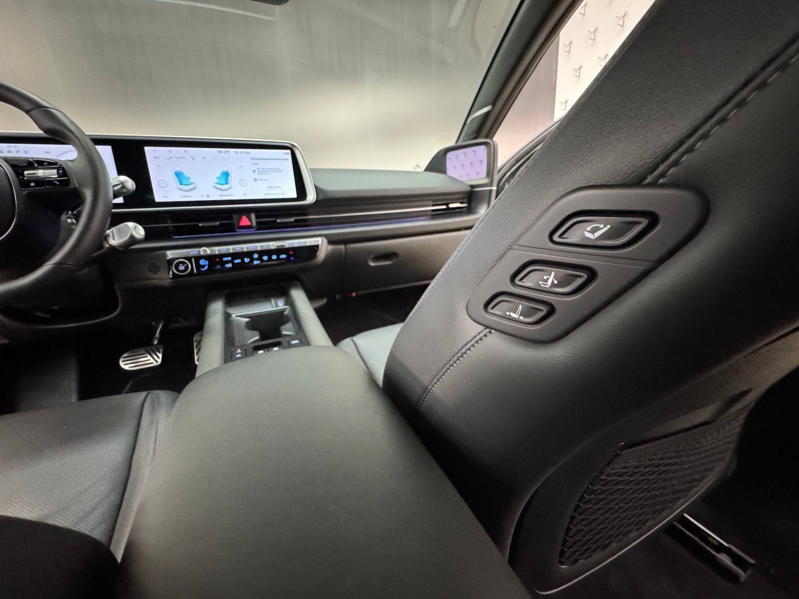 Hyundai IONIQ 6 77,4kWh 325ps 4WD Uniq 360°K/BOSE/DIGI
