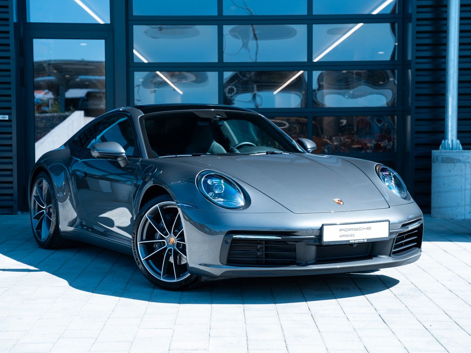 Porsche 911 Carrera 4 - Samsaru's Car Outlet