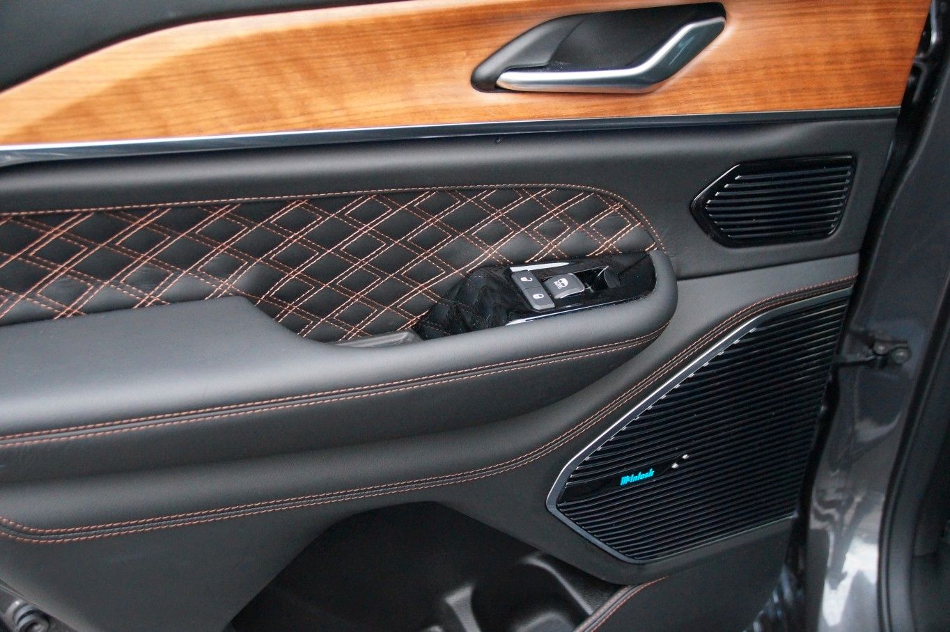 Jeep Summit Reserve Pl*1HAND*NEUWERTIG*VOLL* NP 107.