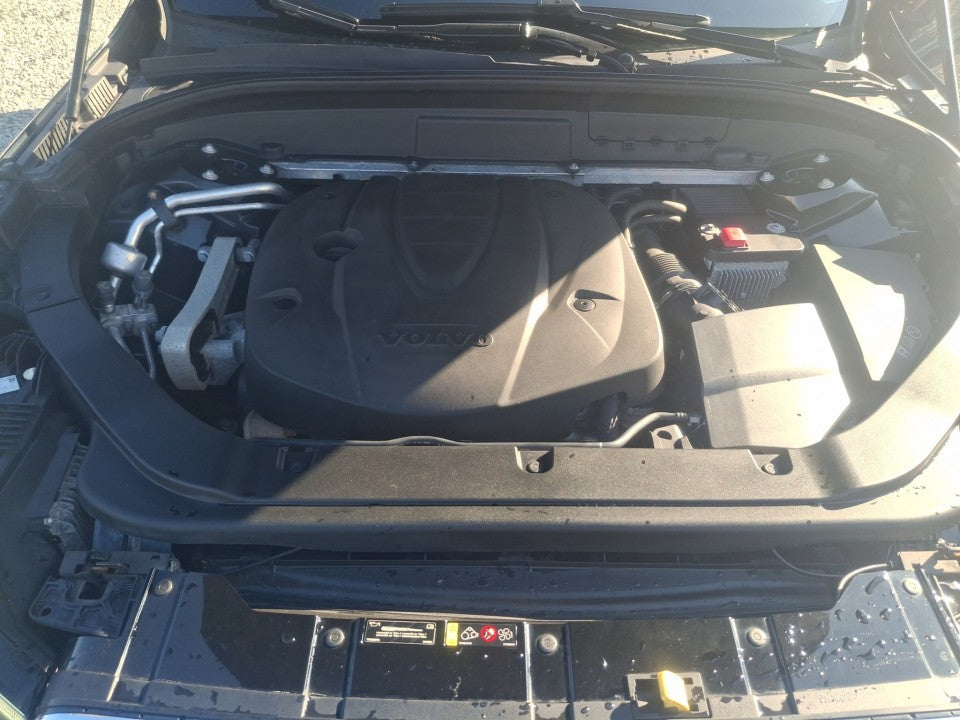 VOLVO XC 60 D5 AWD Momentum