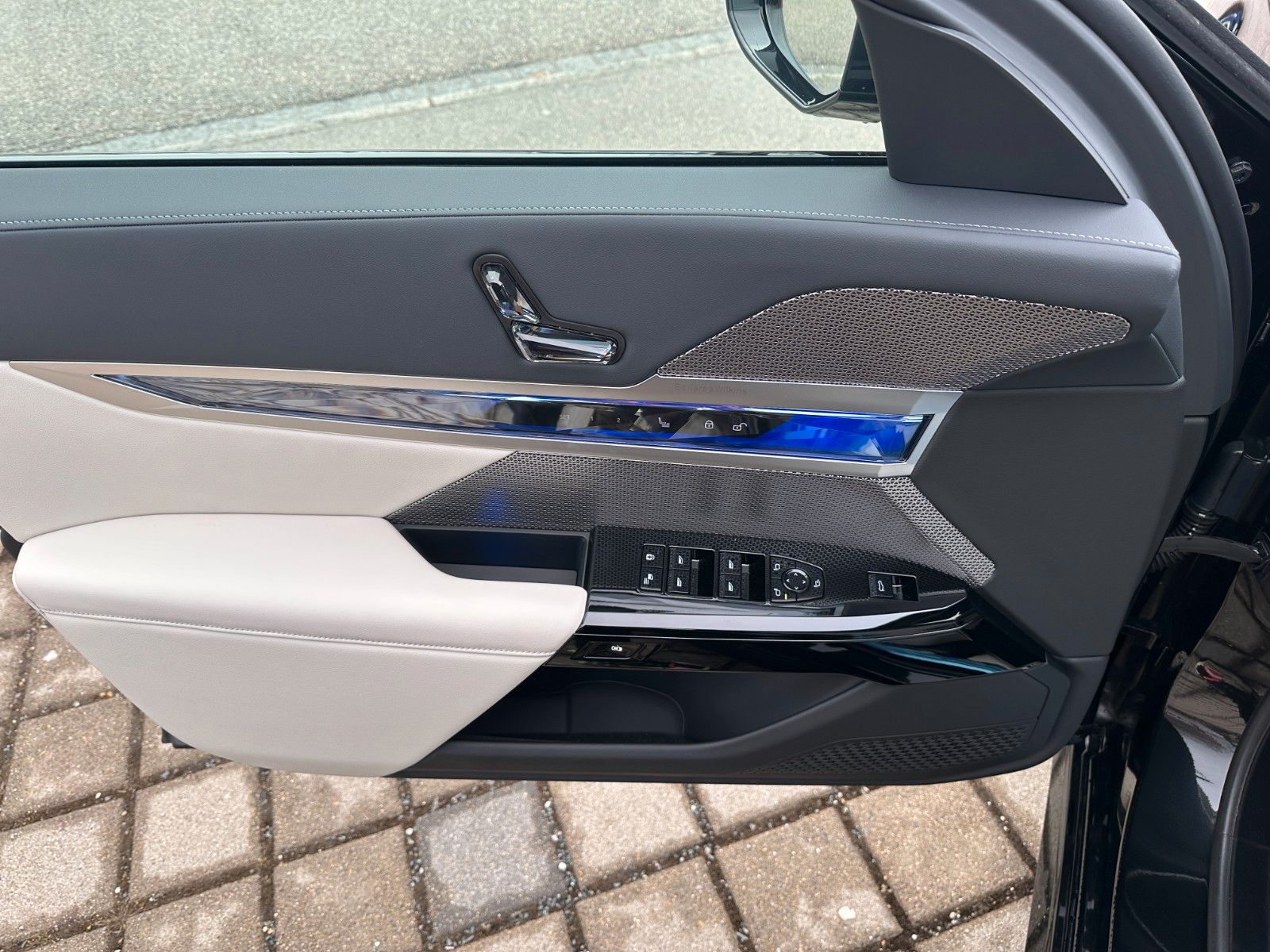 BMW 740d xDrive M Sport TV,Aut.Tür,SkyL,B&W,Luft
