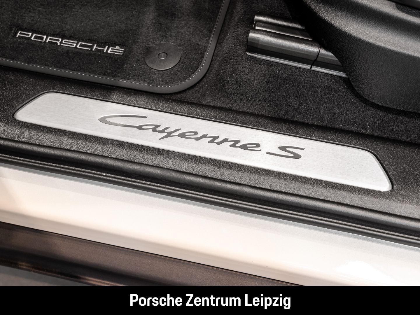 Porsche Cayenne S 22Zoll Luft ACC AHK 360Grad Panorama