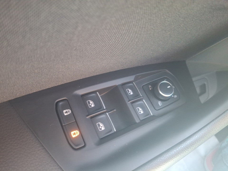 Volkswagen Touareg Garantie 12 luni / Rate / Leasing / Credit / Istoric si km certificati