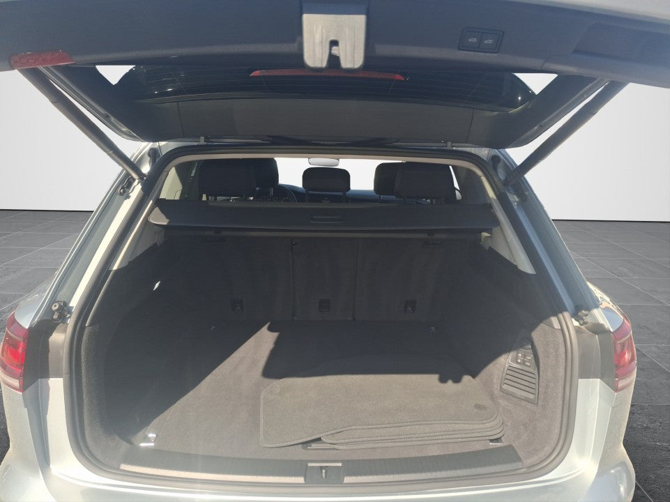 Volkswagen Touareg Garantie 12 luni / Rate / Leasing / Credit / Istoric si km certificati