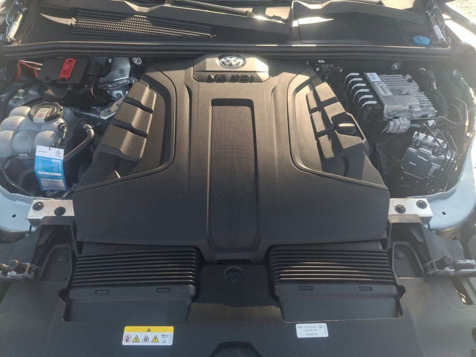 Volkswagen Touareg Garantie 12 luni / Rate / Leasing / Credit / Istoric si km certificati