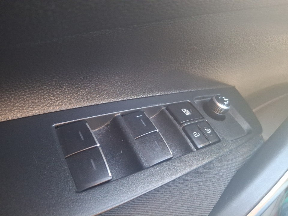 Toyota Corolla 1.8 Hybrid Dynamic HSD E-CVT