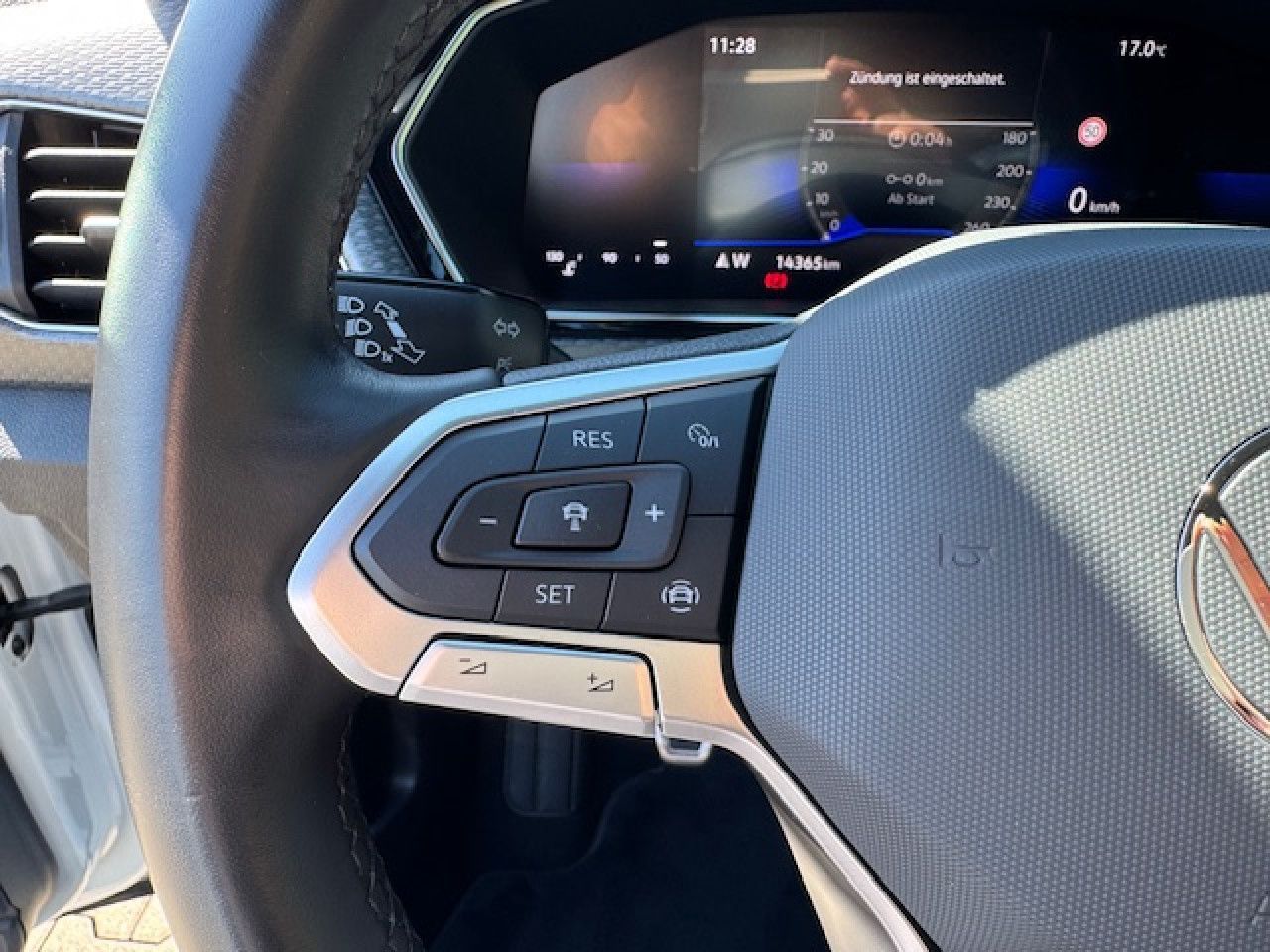 Volkswagen T-Cross R-Line - Samsaru's Car Outlet