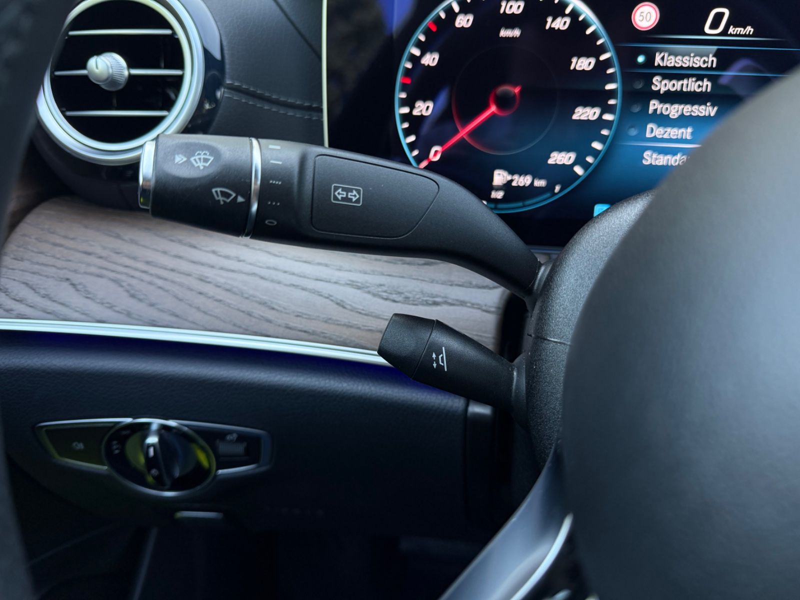 Mercedes-Benz E 300e AMG-Paket - Samsaru's Car Outlet