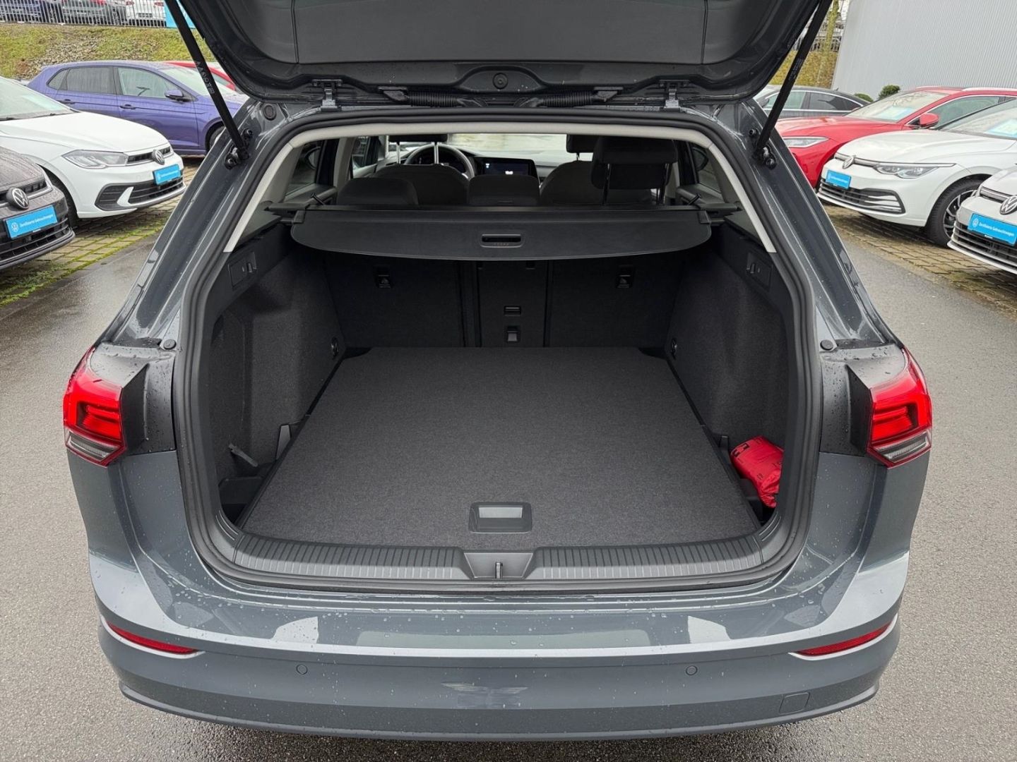 Volkswagen Golf Variant 8 VIII Life 1.0 eTSI - Samsaru's Car Outlet