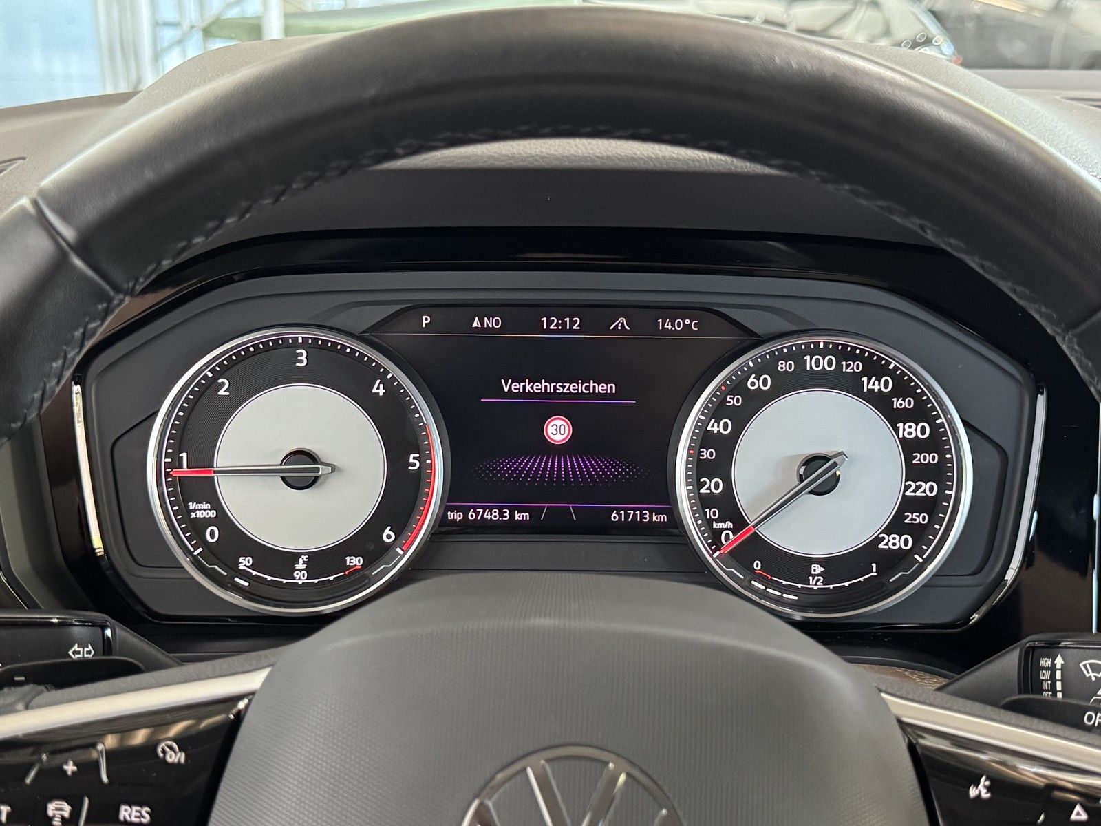 Volkswagen Touareg Atmosphere 4Motion - Samsaru's Car Outlet