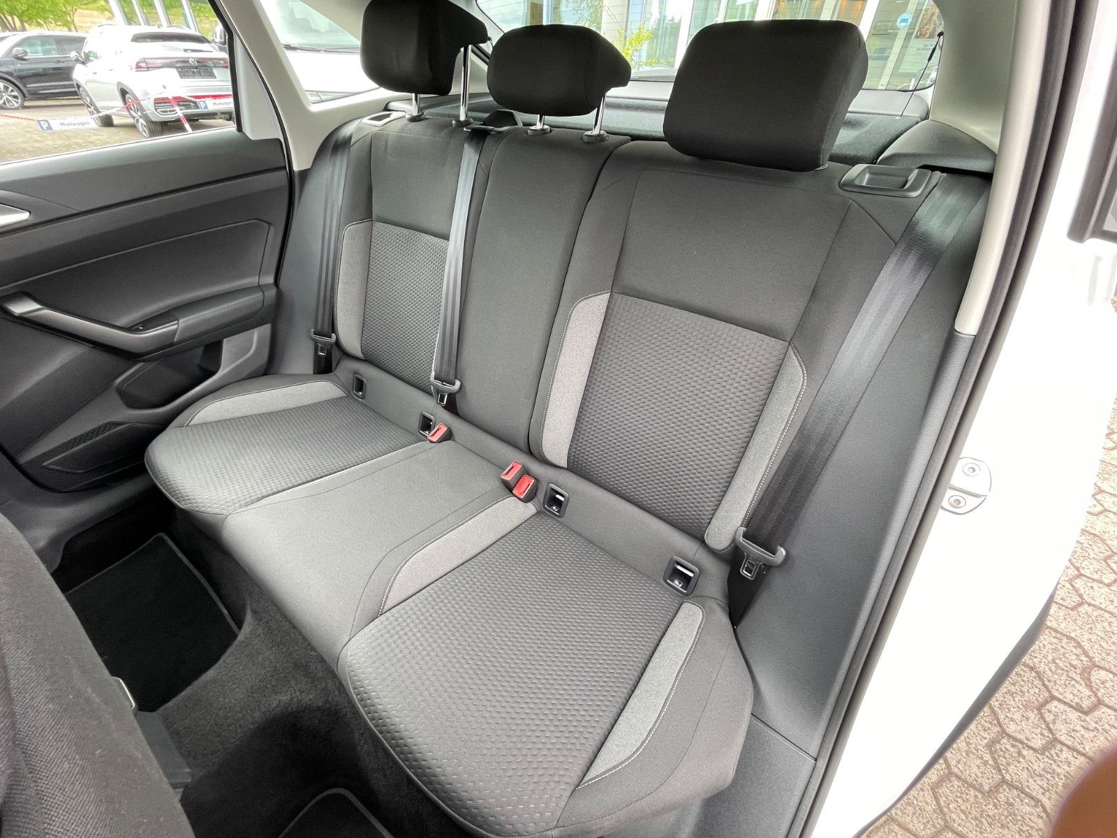 Volkswagen Taigo Life 1.0 TSI - Samsaru's Car Outlet