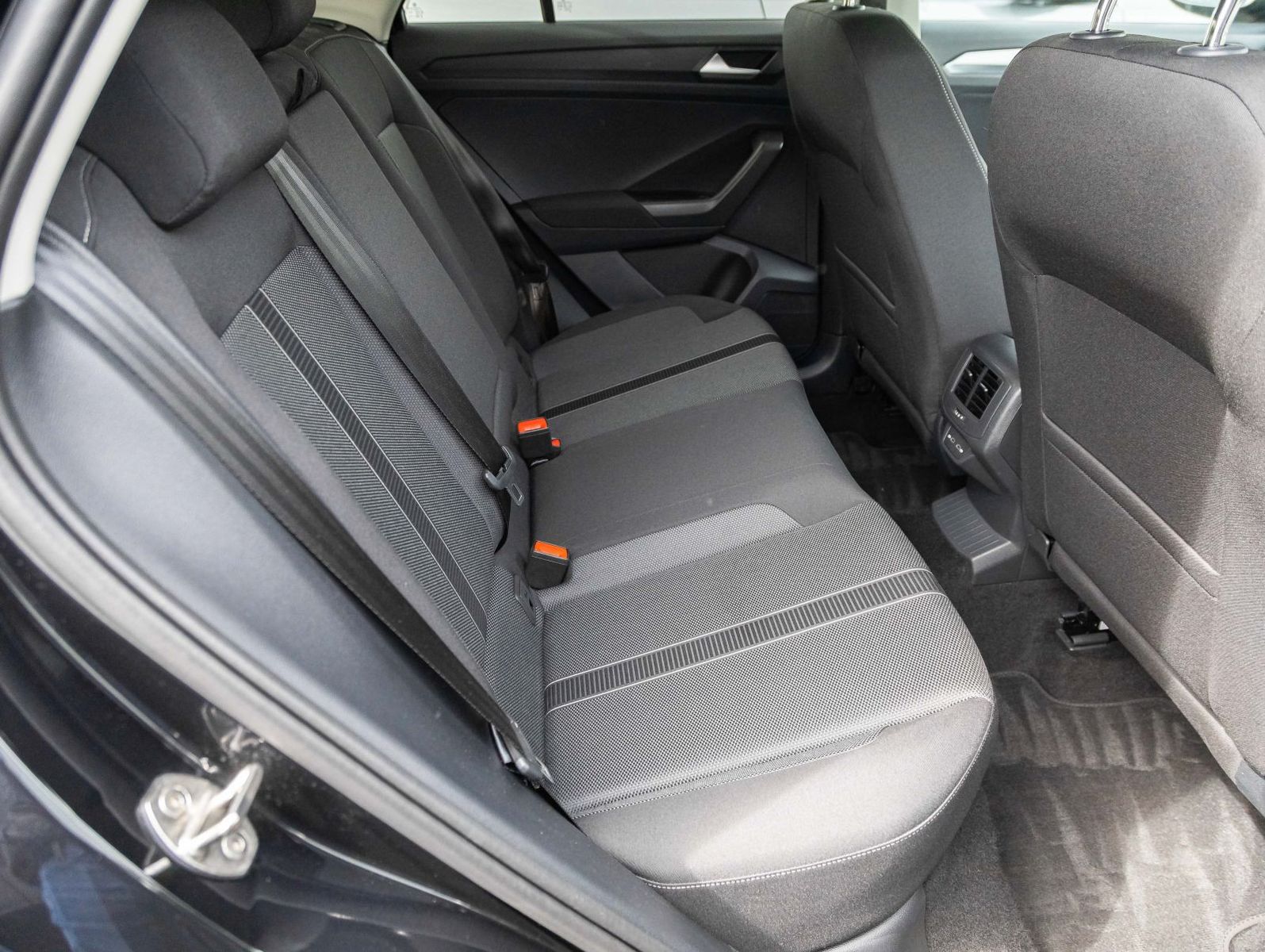 Volkswagen T-Roc 1.0TSI Life - Samsaru's Car Outlet