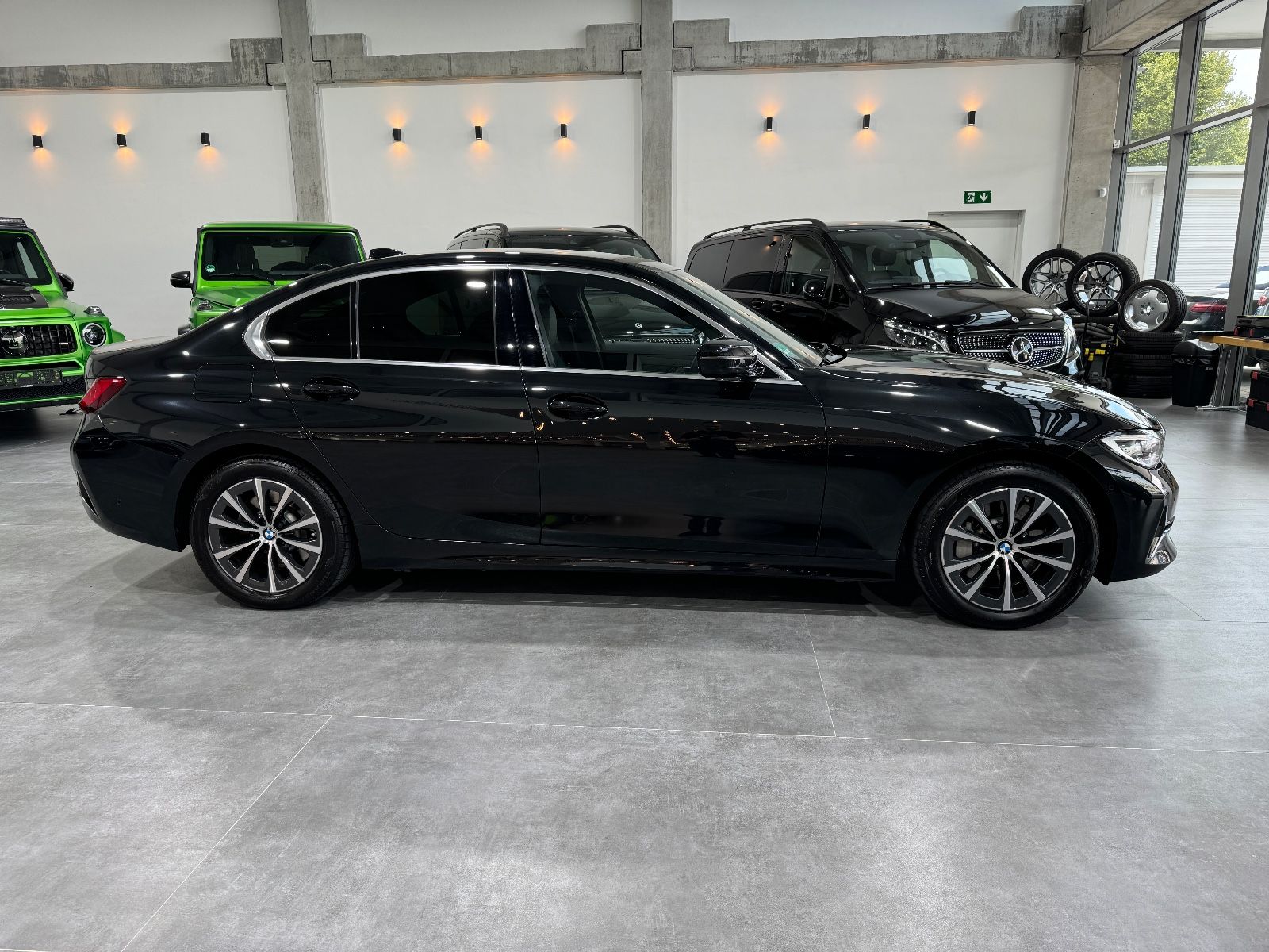 BMW 330 e Luxury Line Individual - Samsaru's Car Outlet