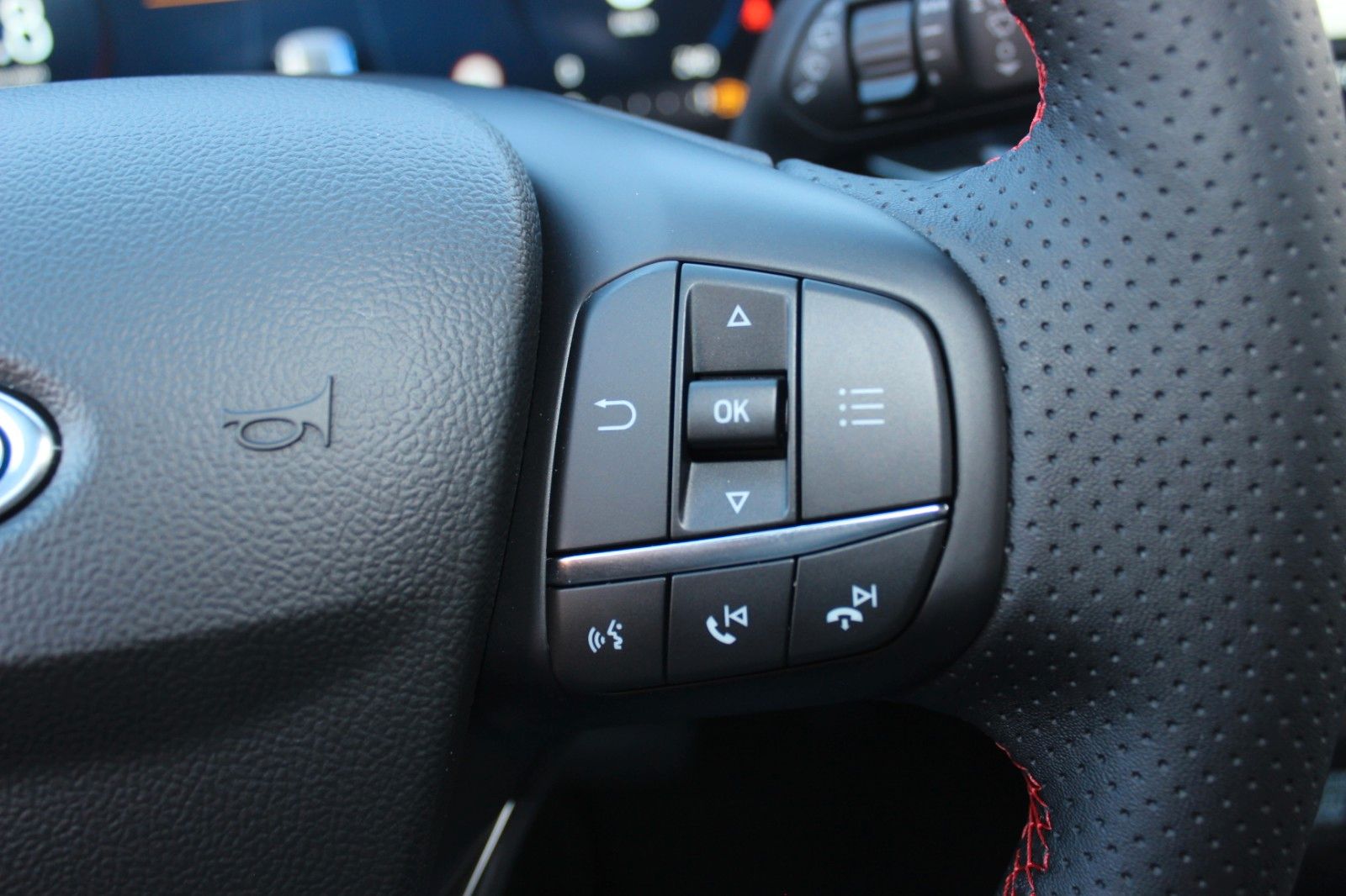 Ford Focus Turnier ST-Line X+AUTOMATIK+ACC+TW+LED