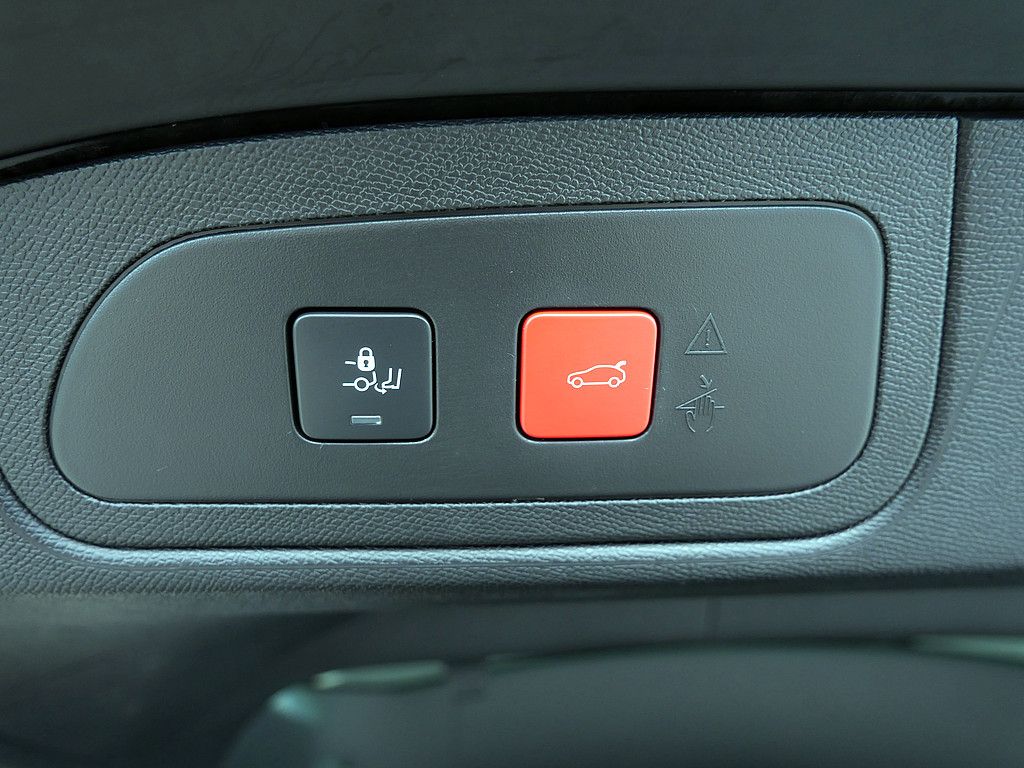 DS Automobiles DS 7 Crossback E-Tense Rivoli 4x4 ACC LED PANO