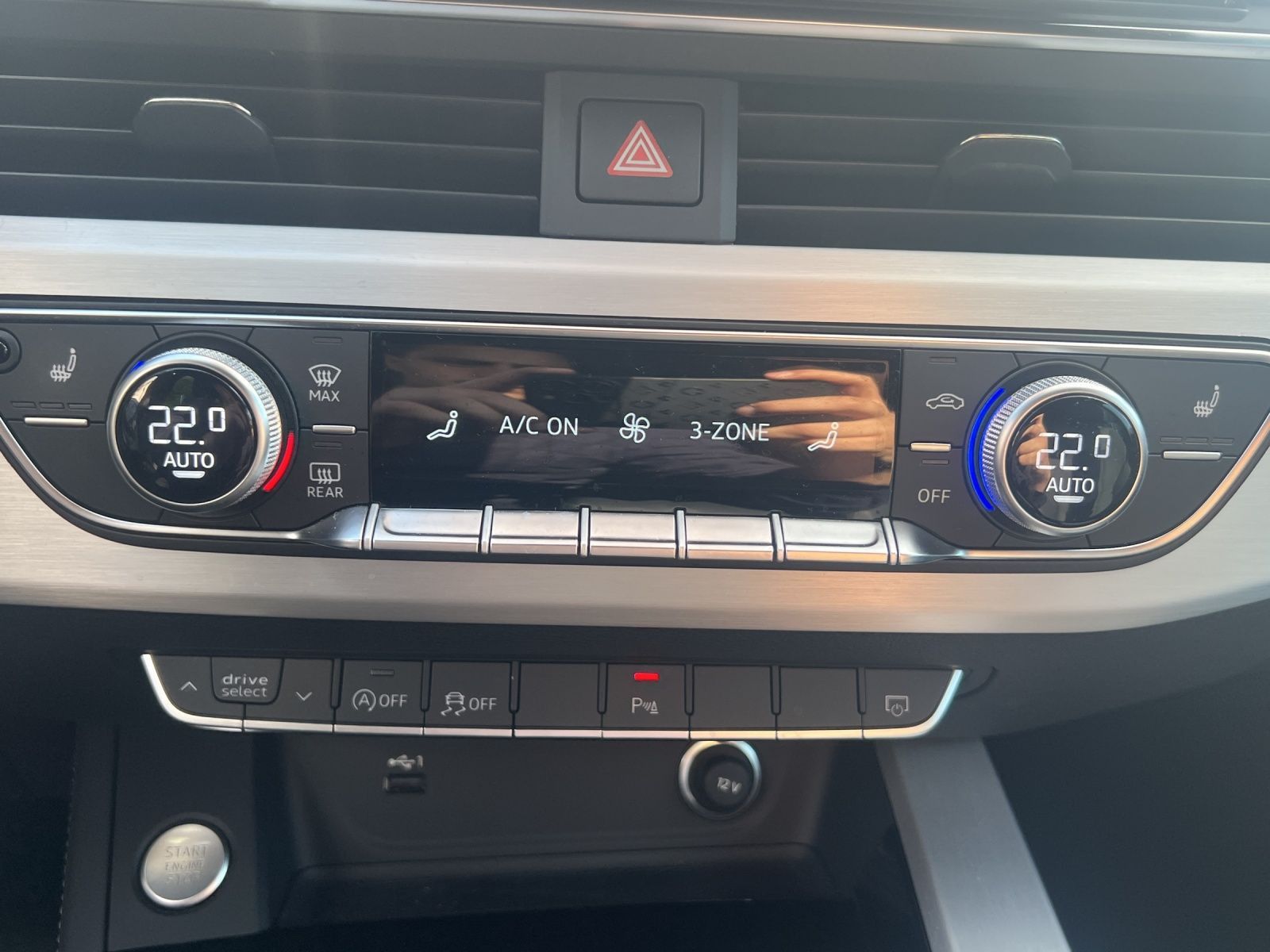 Audi A4 Avant 40 TFSI Q 2x S LINE AHK LM19 MATRIX-LED