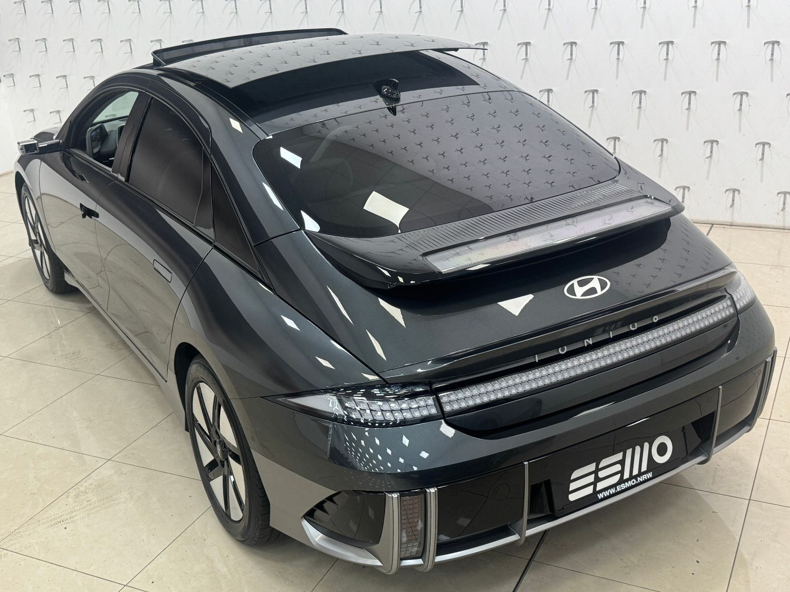Hyundai IONIQ 6 77,4kWh 325ps 4WD Uniq PANO & DIGI NON