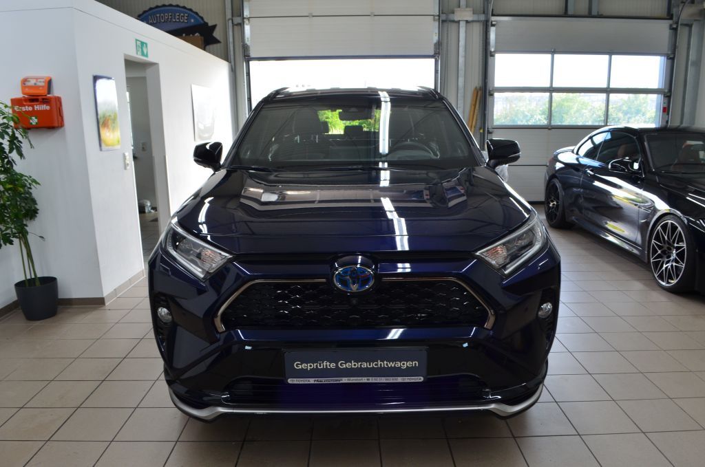 Toyota RAV 4 4x4 Plug-in-Hybrid - Samsaru's Car Outlet