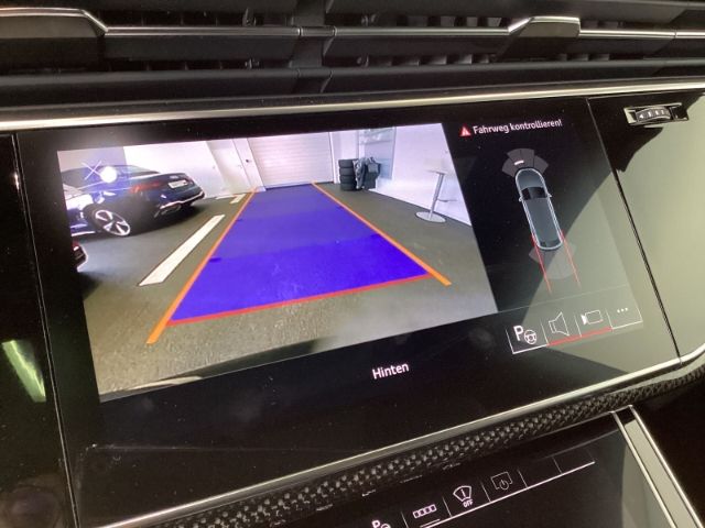 Audi Q8 competition plus 55TFSI quat.S line*Nachtsich