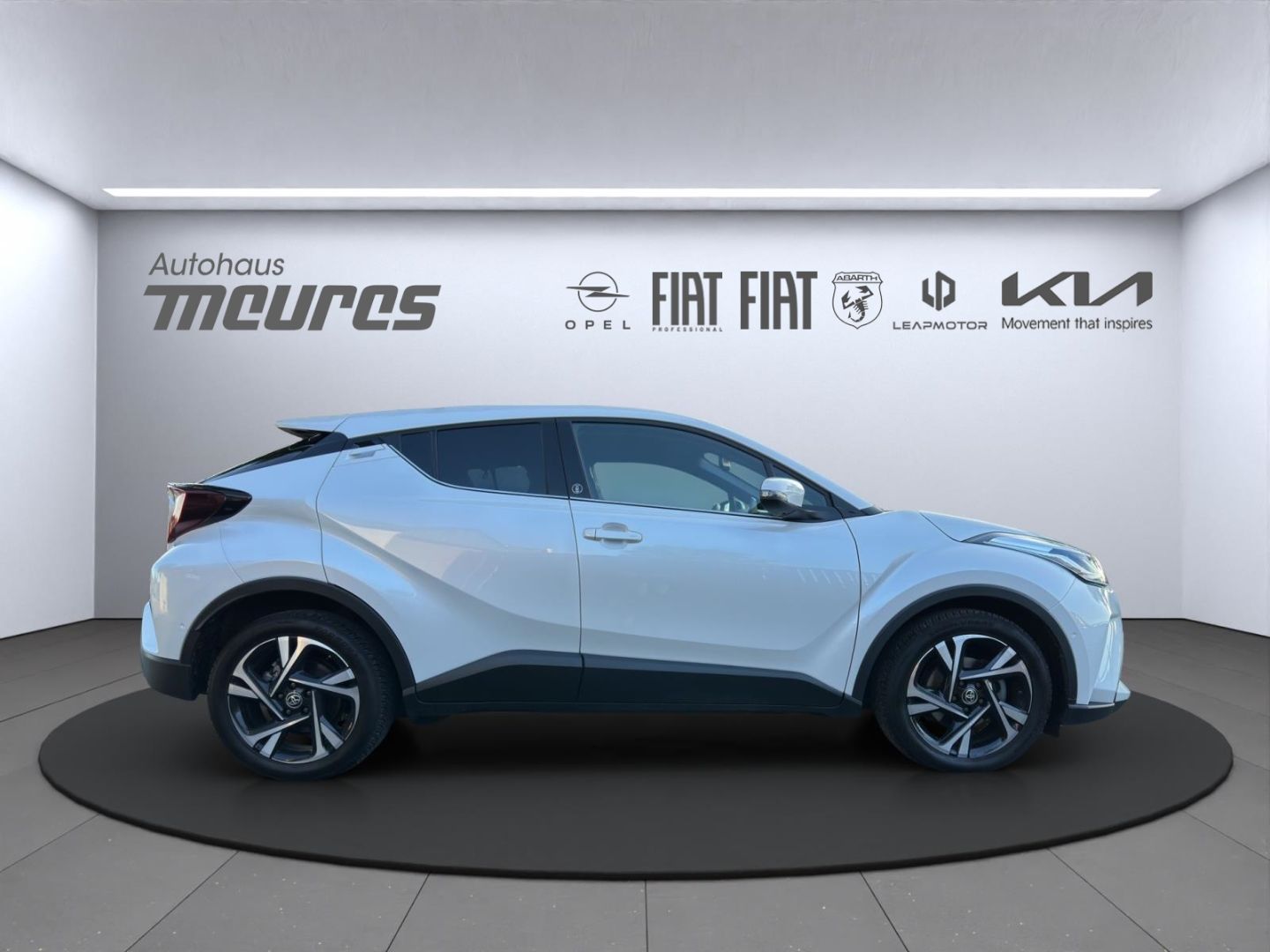 Toyota C-HR Hybrid - Samsaru's Car Outlet