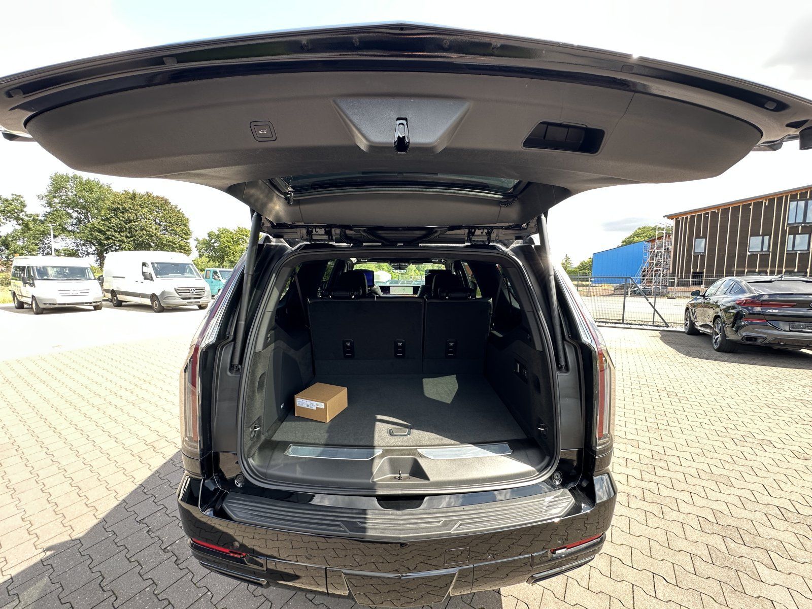 Cadillac Escalade   MY25 ESV Sport Platinum Langversion