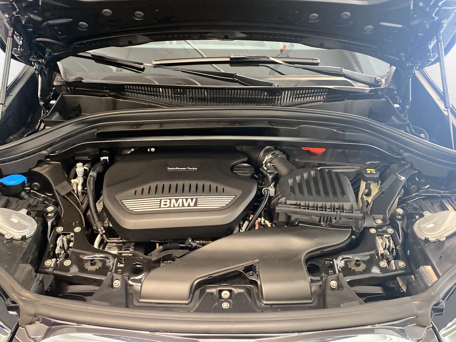 BMW X1 xDrive20d Sport Line - Samsaru's Car Outlet
