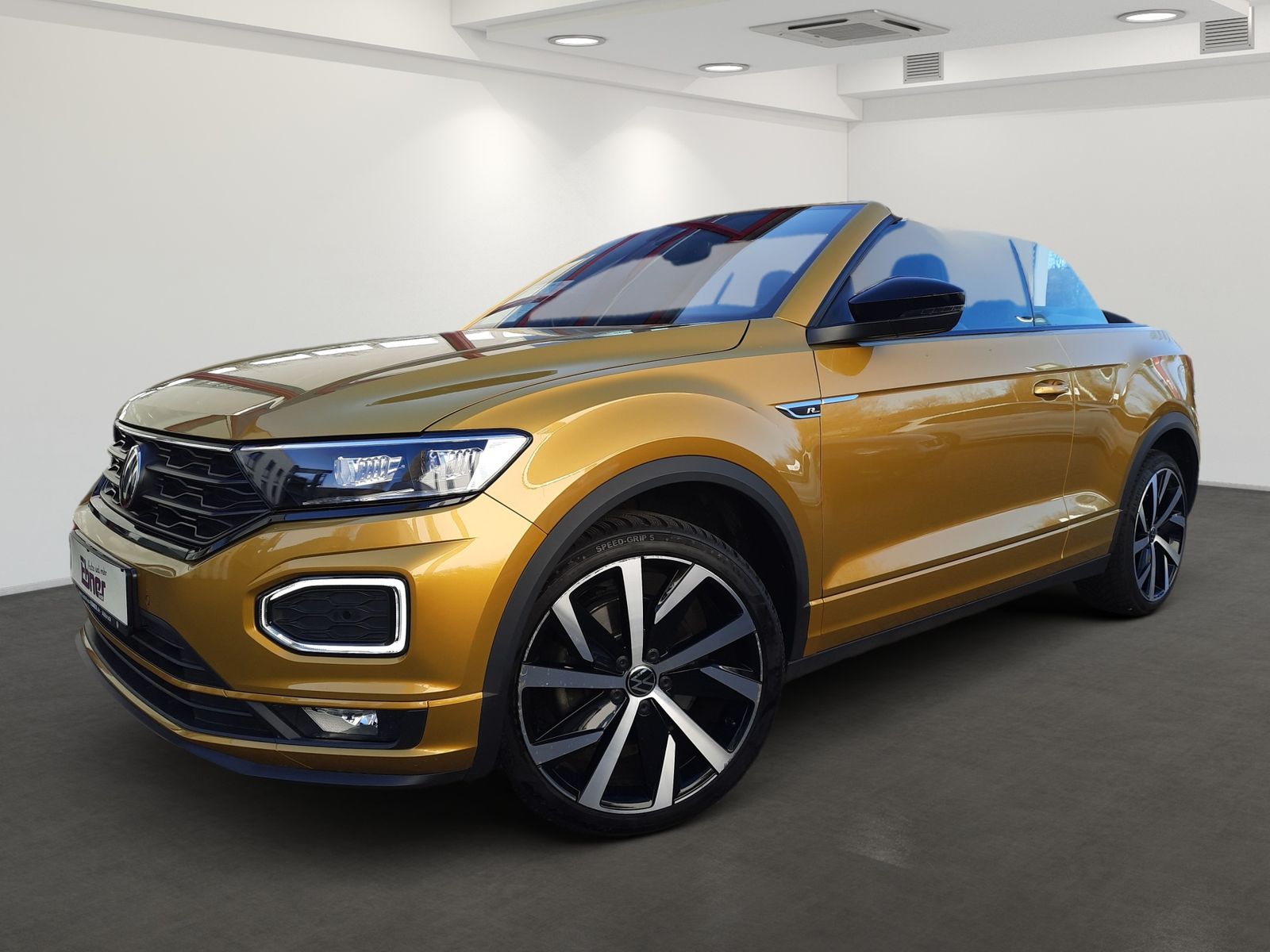 Volkswagen T-Roc R-LINE BLACK - Samsaru's Car Outlet