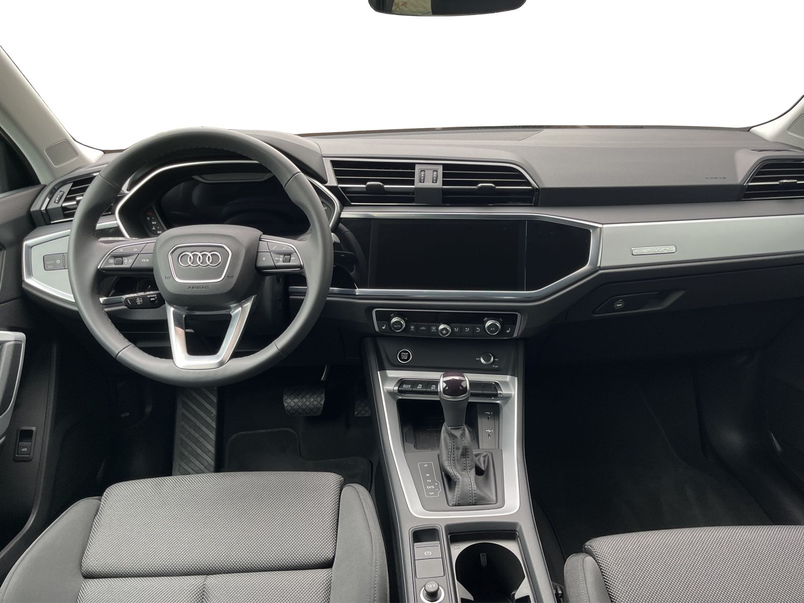 Audi Q3 40 TFSI quattro advanced - Samsaru's Car Outlet