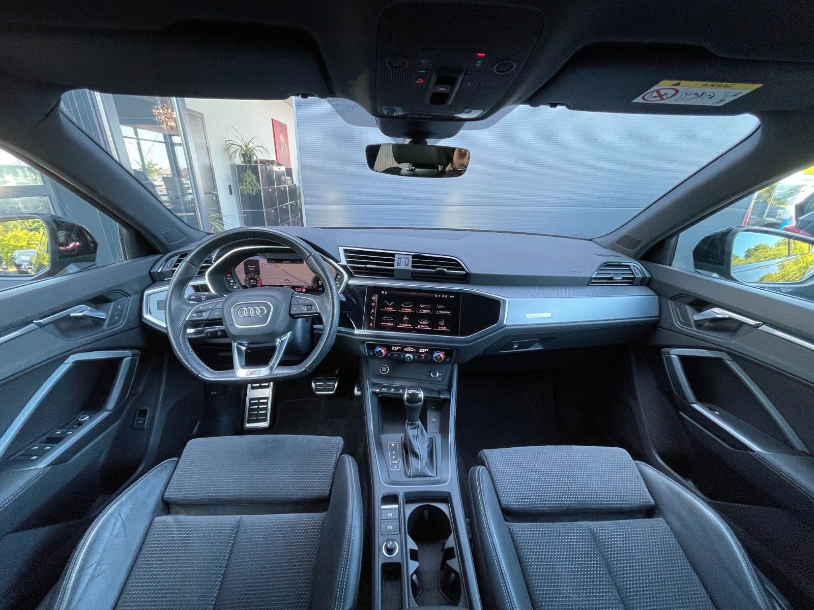 Audi Q3 Sportback 2,0TFSI quattro Sline Black - Samsaru's Car Outlet