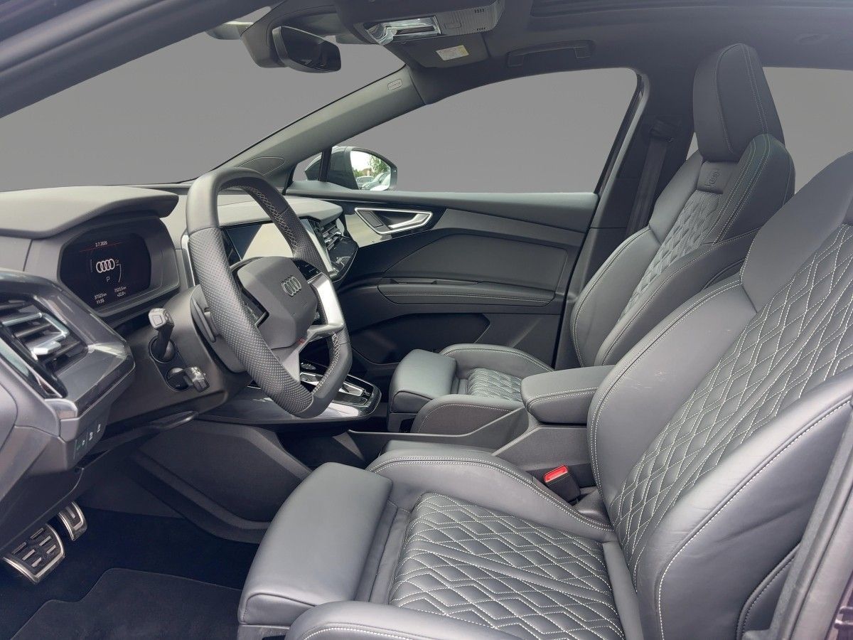 Audi Q4 50 e-tron S line quattro AHK Navi Panorama
