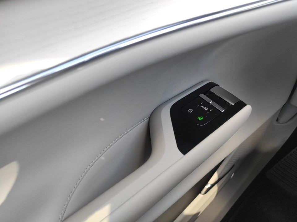 Volvo EX90