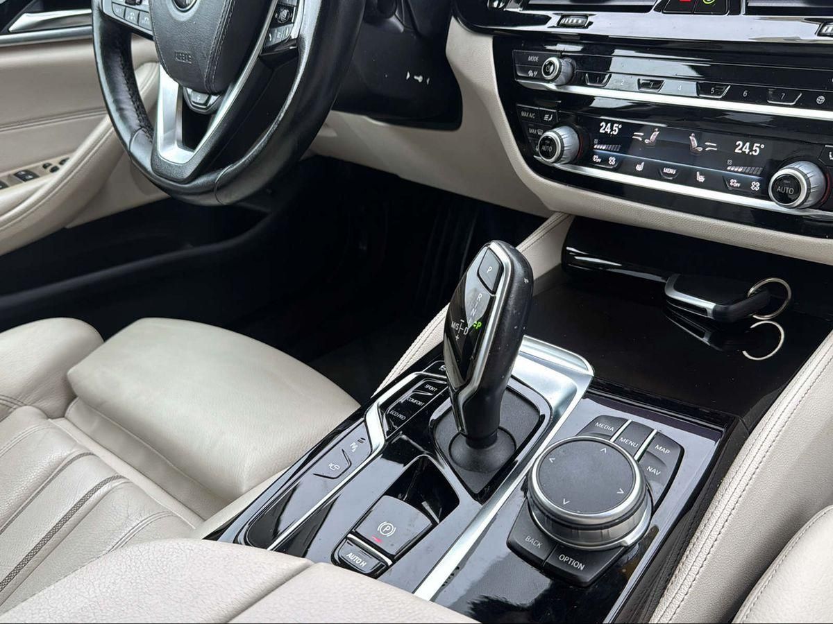 BMW 520 520 d xDrive Luxury Line 2.0 Diesel Metallic