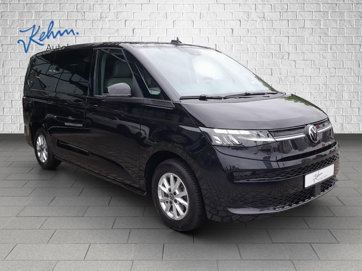 Volkswagen Multivan Life 2.0 TDI - Samsaru's Car Outlet