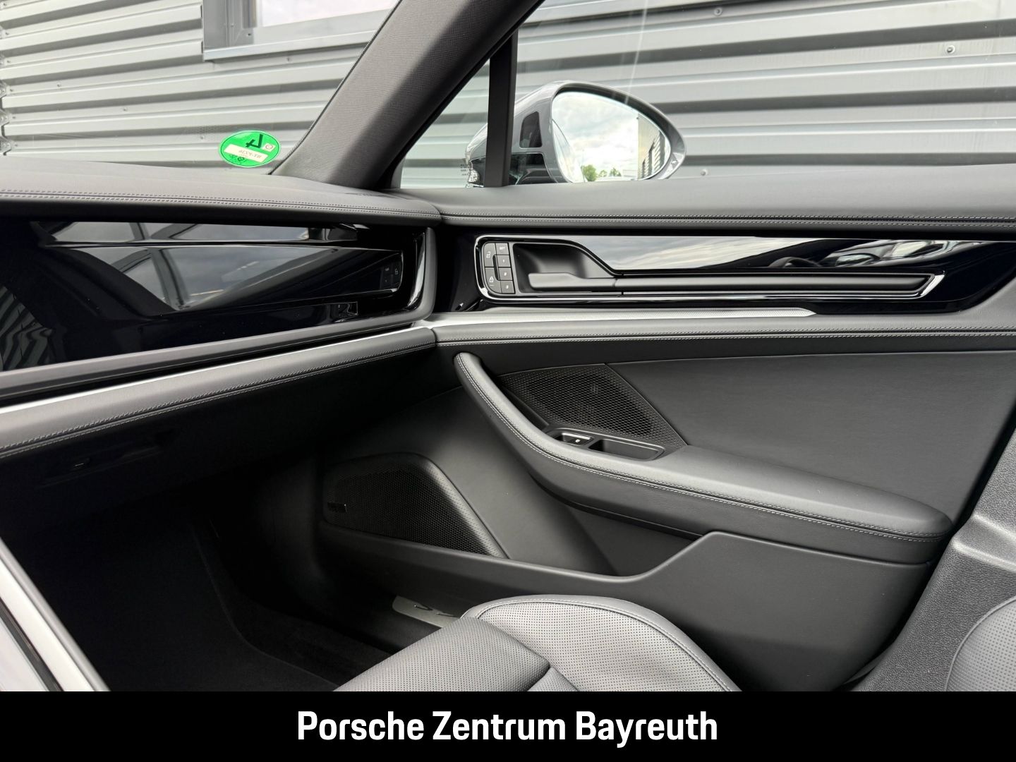 Porsche Panamera 4 S E-Hybrid *verfügbar ab 03.12.2025*