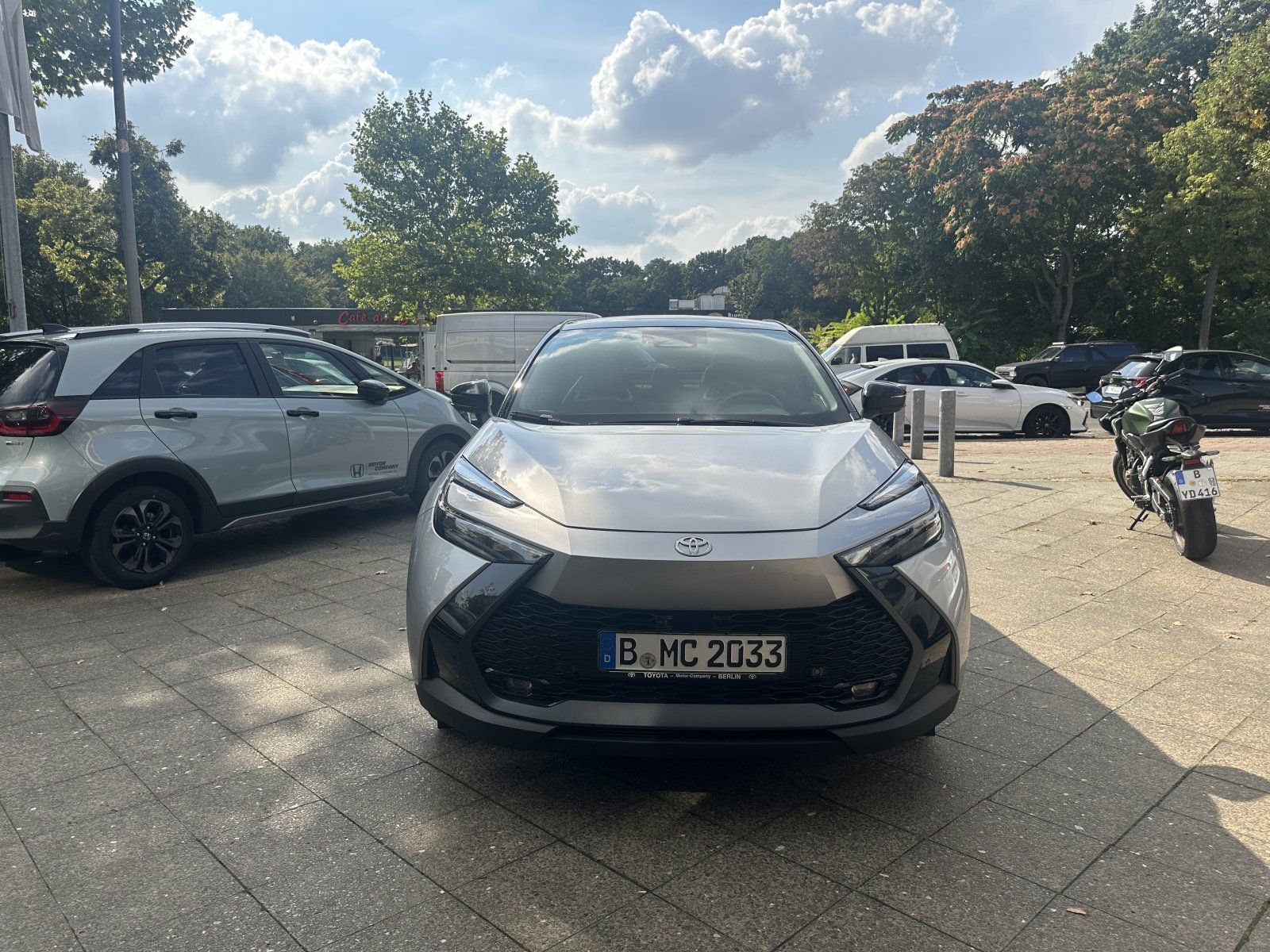 Toyota C-HR 2,0 Hybrid Lounge FWD