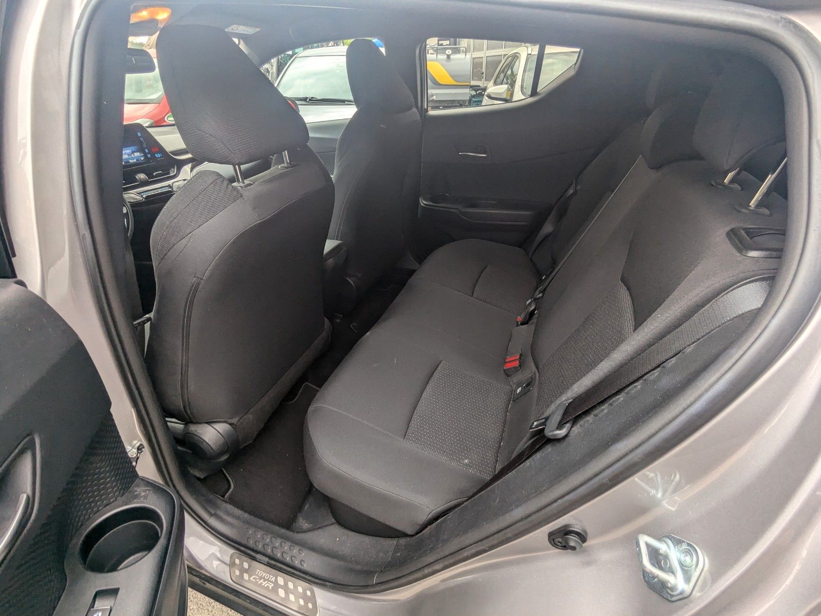 Toyota C-HR Hybrid Club - Samsaru's Car Outlet