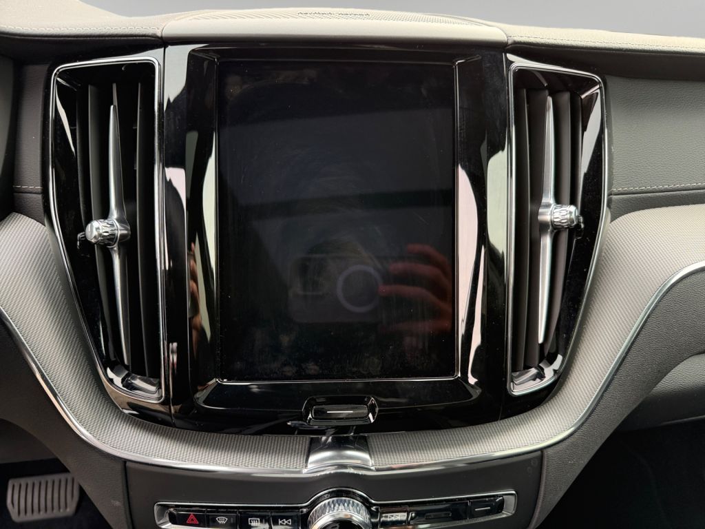 Volvo XC60 T6 AWD Plug-in Hybrid Ultra Black Edition 3