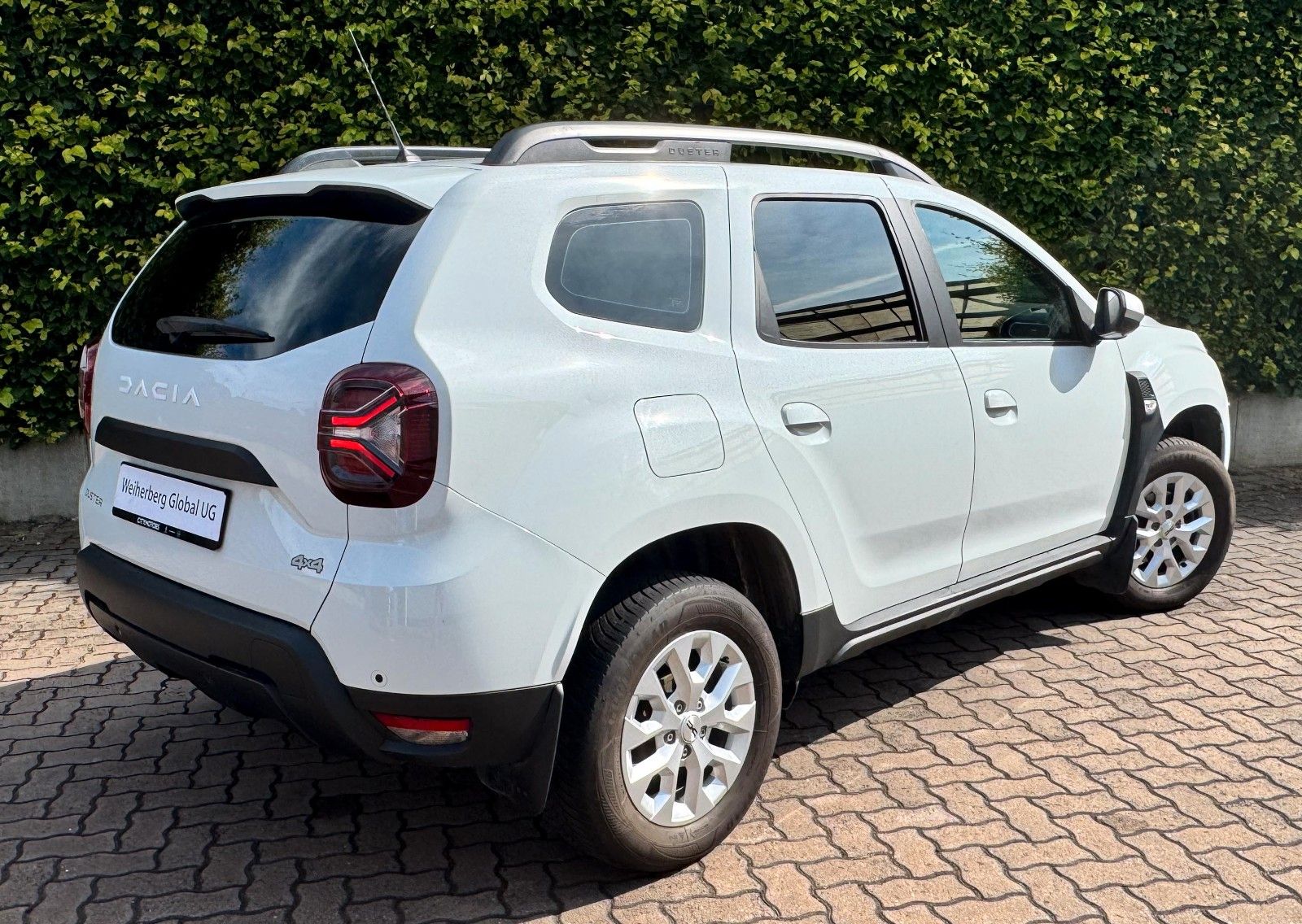 Dacia Duster 4x4 Expression 4WD - Samsaru's Car Outlet