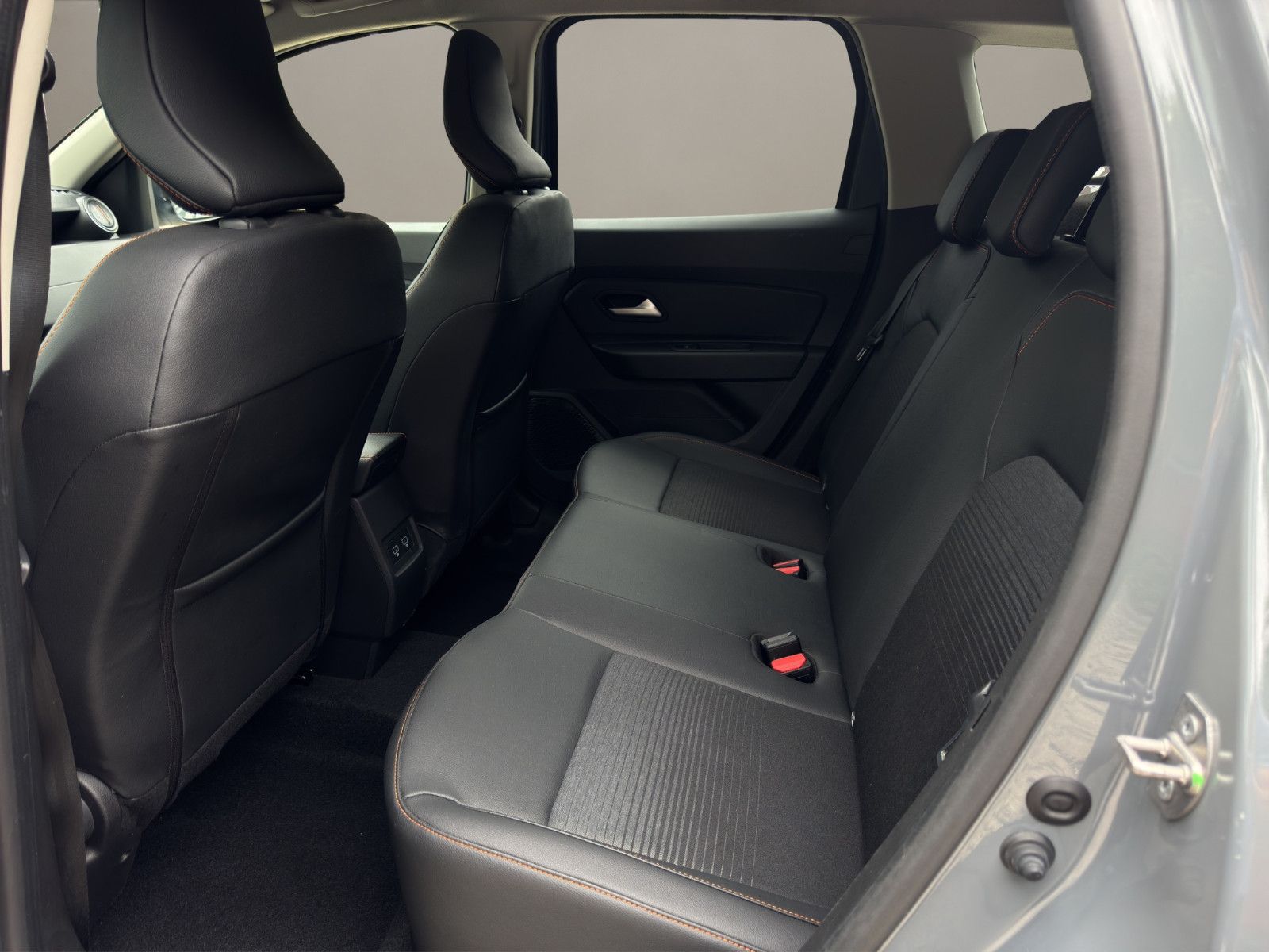 Dacia Duster 1.3 TCE Extreme 4WD - Samsaru's Car Outlet