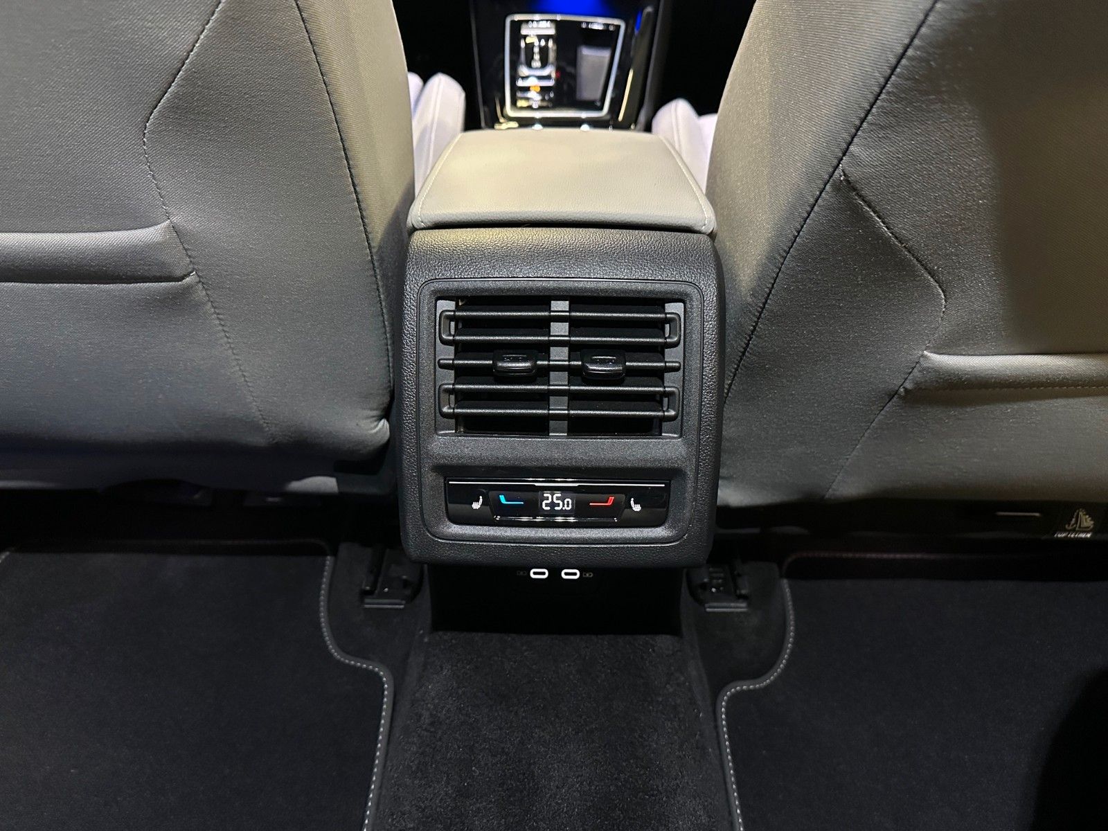 Volkswagen Golf VIII Variant Style 4Motion*Standhzg*AHK*KAM