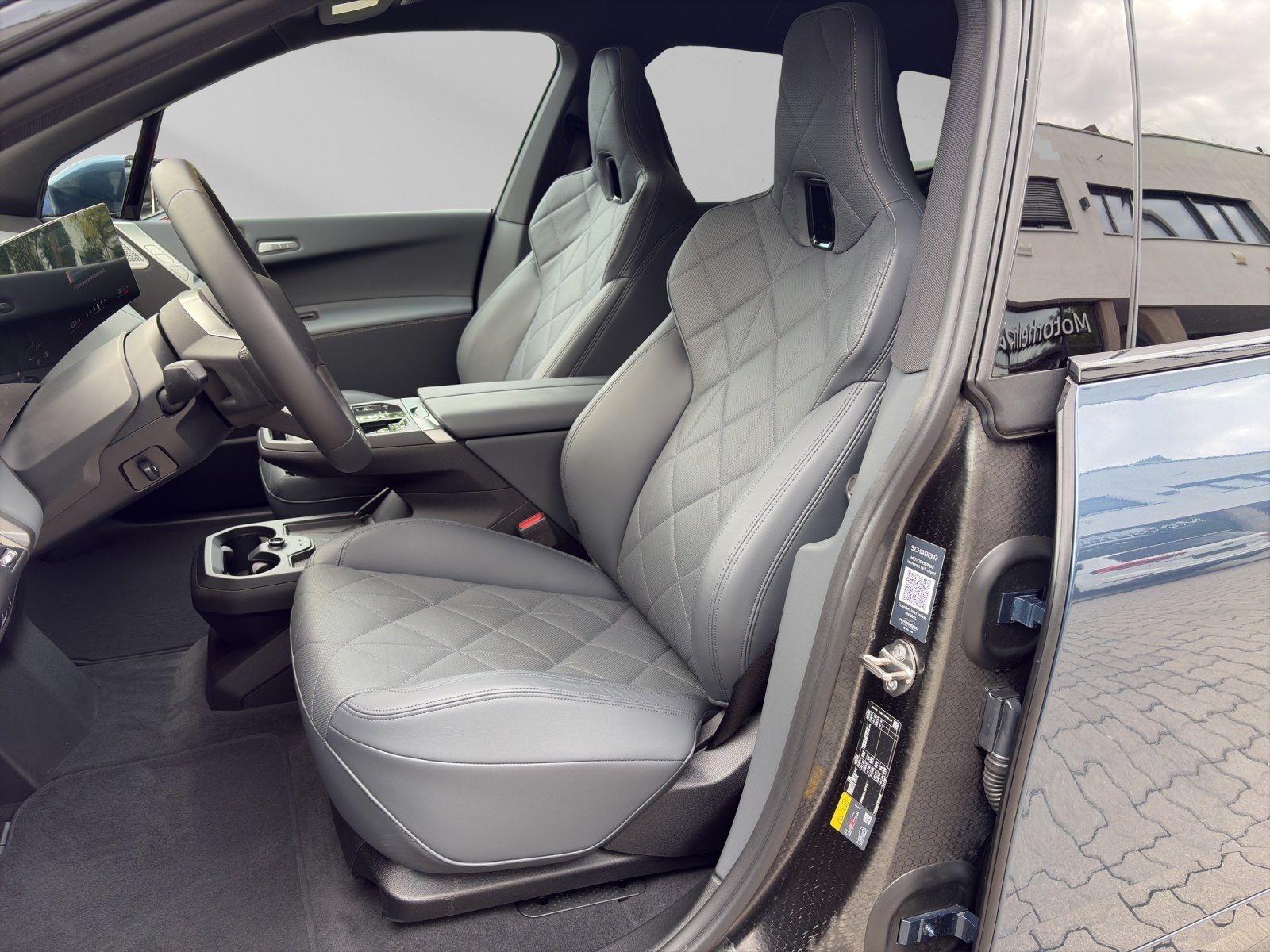 BMW iX xDrive60 M Sport Luftf.Aktivl. 23"B&W Leder A