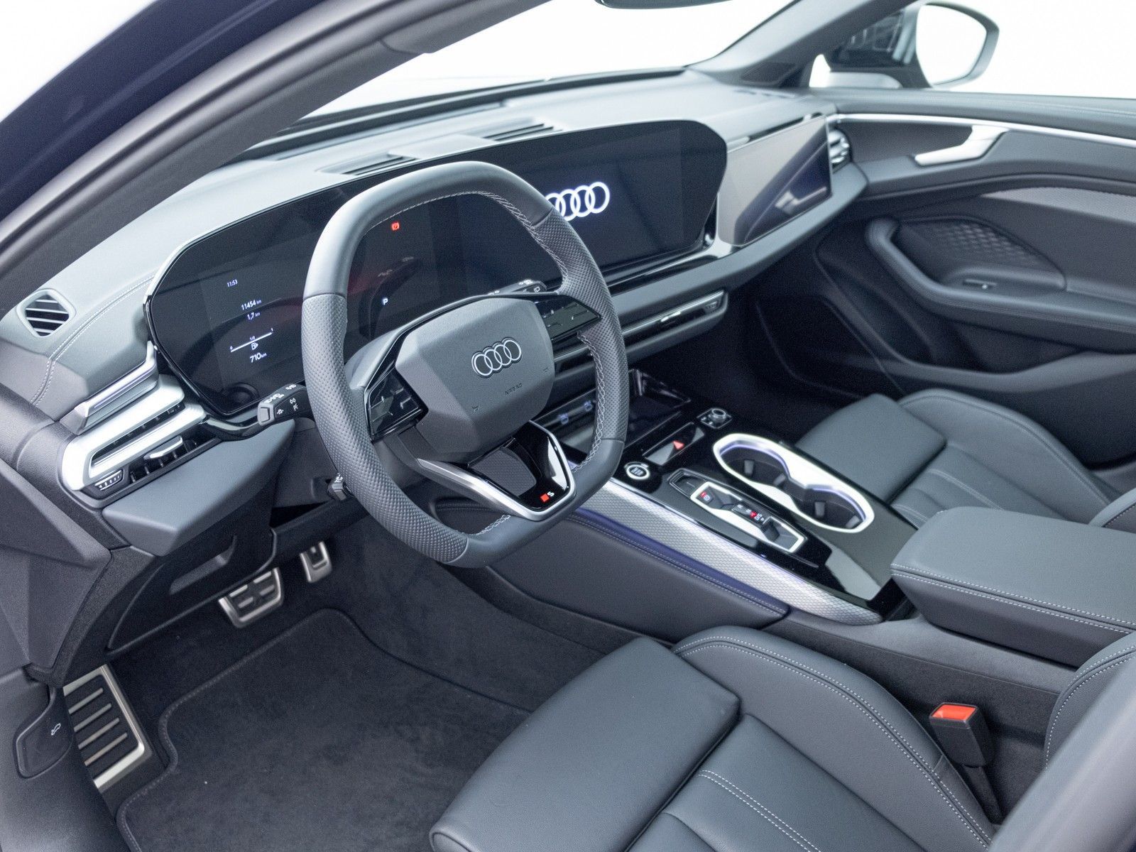 Audi A6 Avant TFSI 150 kW S-TRO*MATRX*S-LINE*AHK*PANO