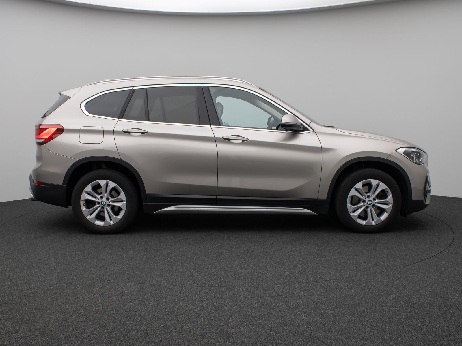 BMW X1 xD25d xLine - Samsaru's Car Outlet